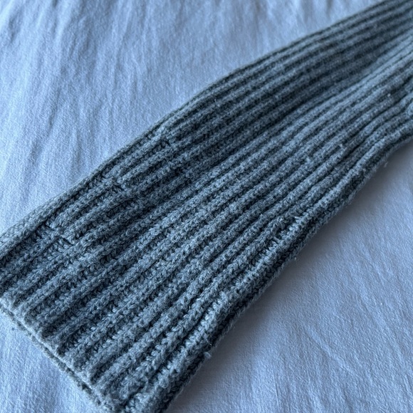 Gap Wool Blend Sweater - Picture 5 of 9